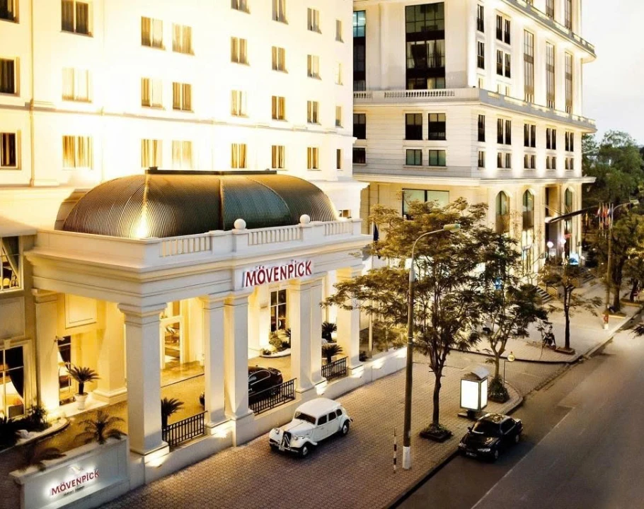 Khách sạn Movenpick